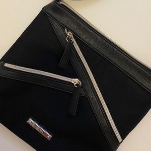 ⭐️ Nine West Black Crossbody Bag